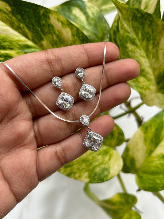 Silver Stellar Solitaire Pendant Set