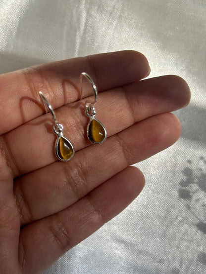 Silver Cat's Eye Dainty Earrings