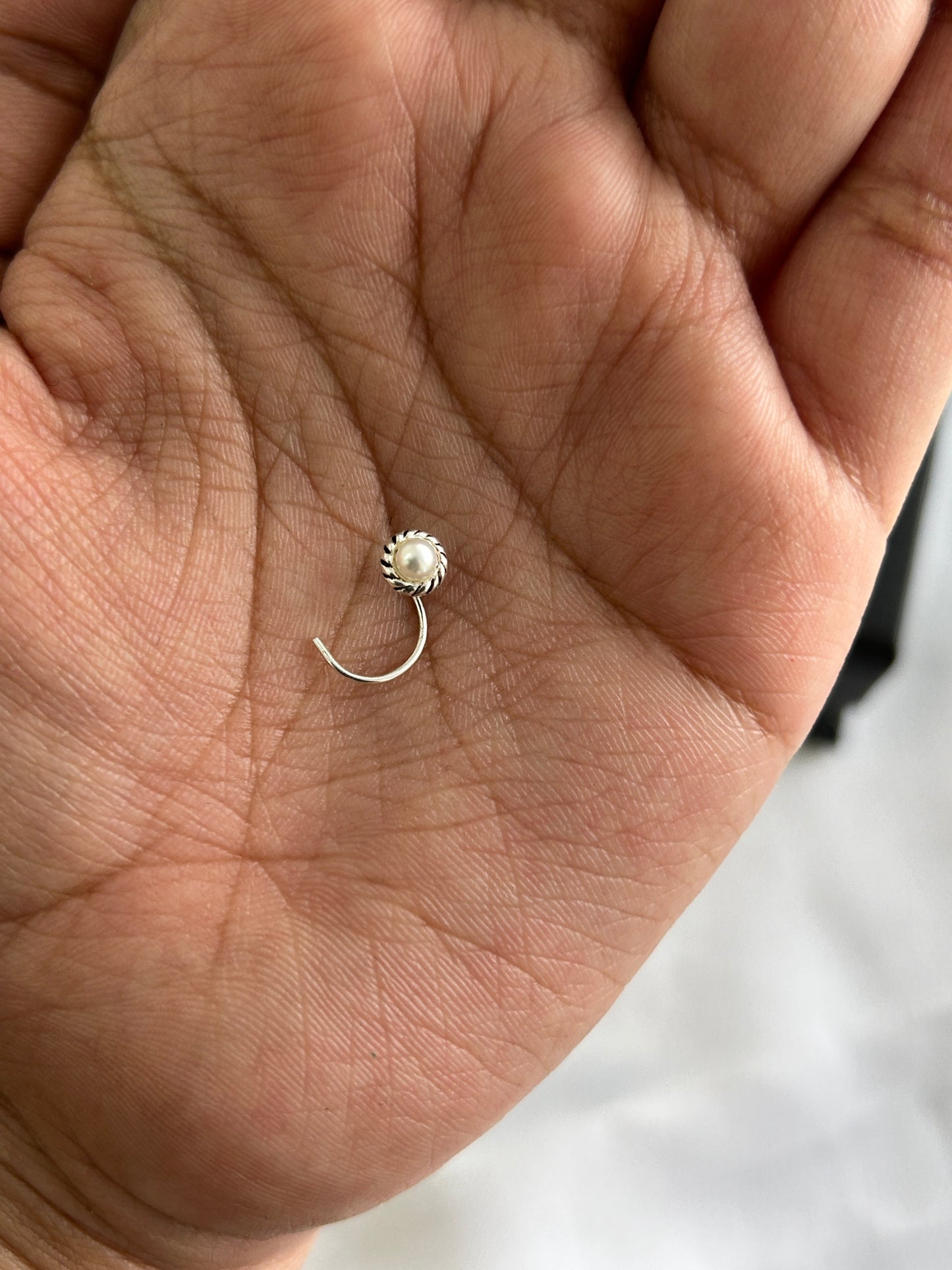 Silver Aarna Wired Nose Pin